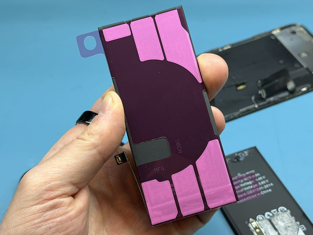 jak by mělo vypadat správné podlepení baterie